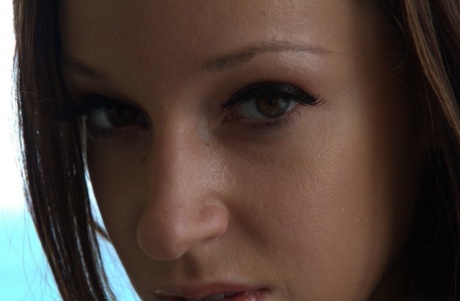 Brazen brunette Jada Stevens drops her pants to spread her huge bubble butt